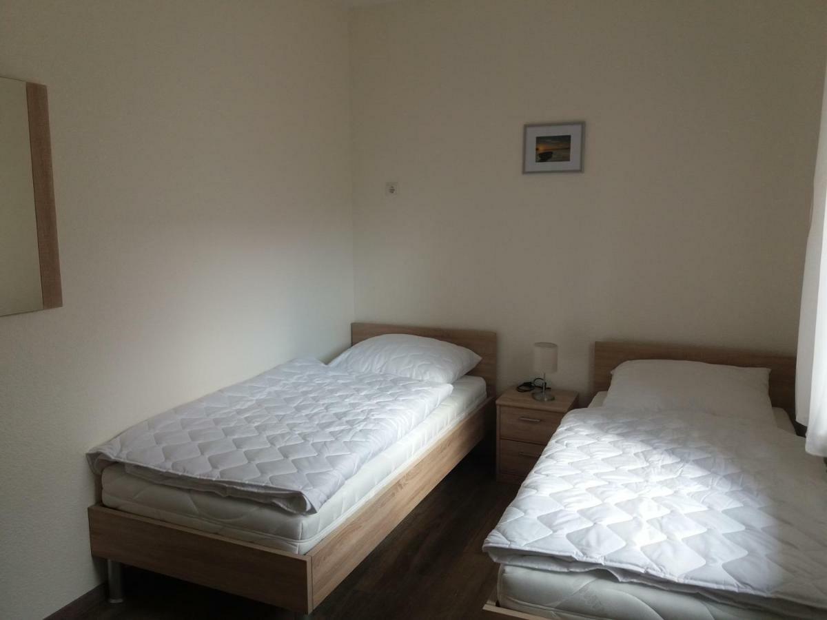 Stoerti 11 Villa Gnies Bagian luar foto